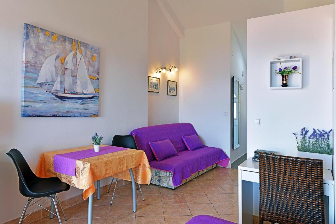 Apartments Tamara Хвар Екстериор снимка