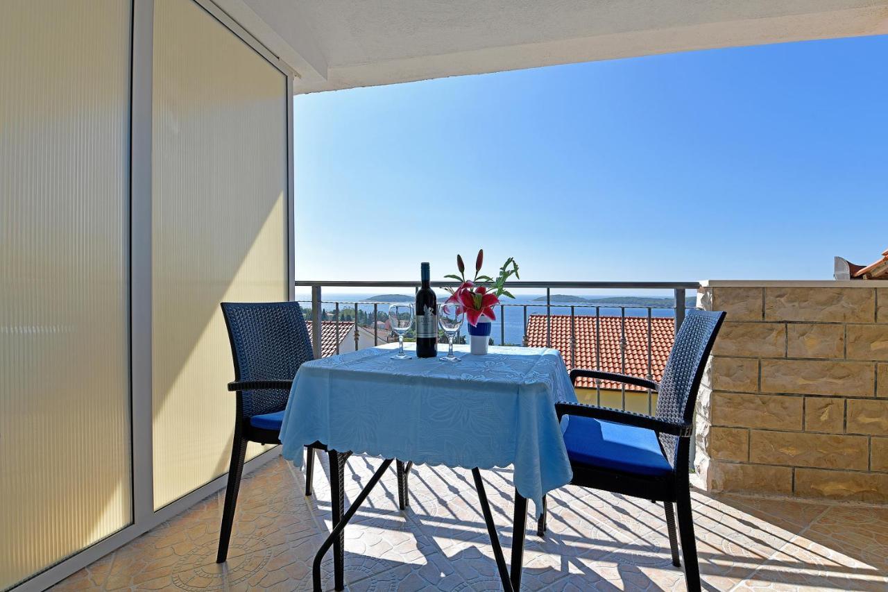 Apartments Tamara Хвар Екстериор снимка