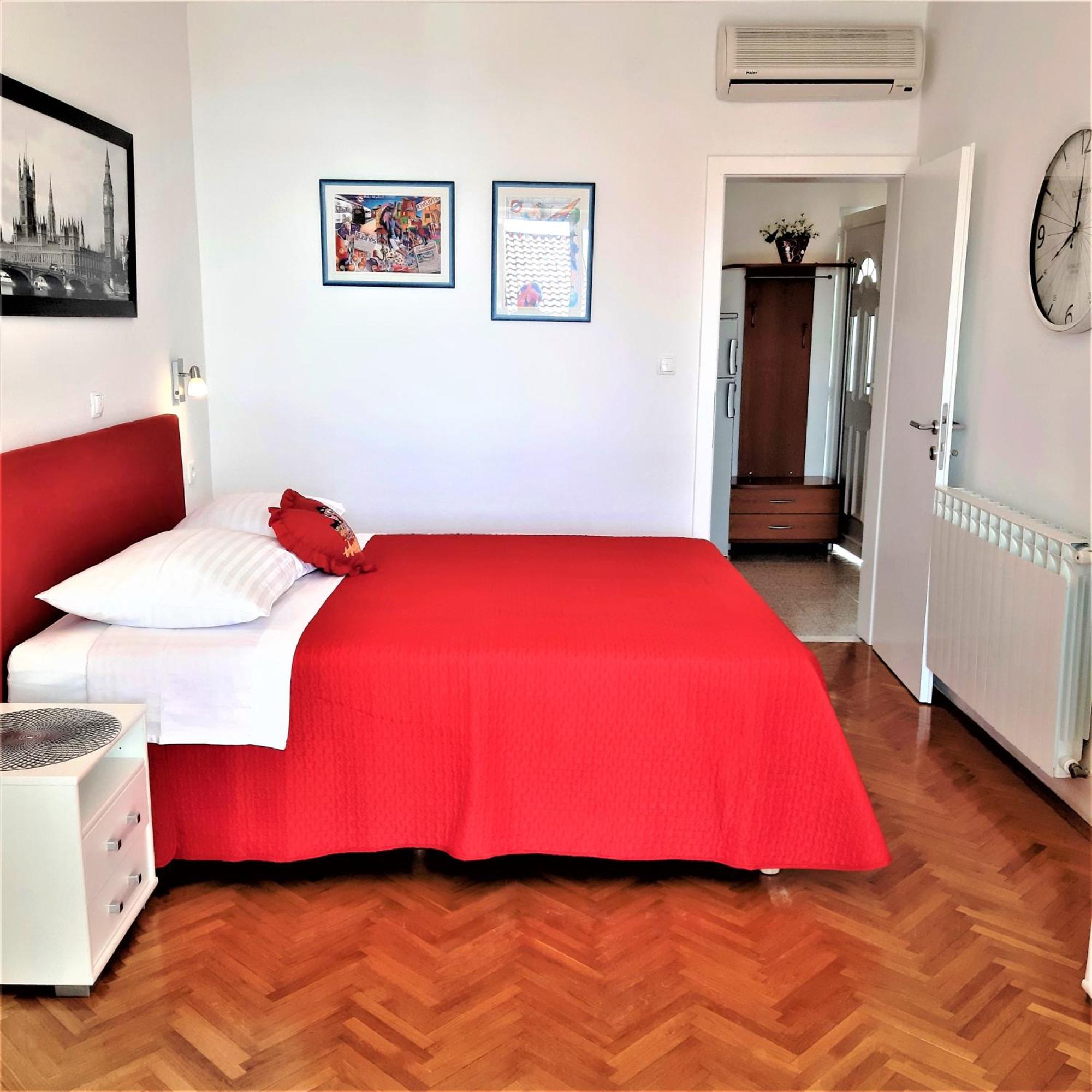 Apartments Tamara Хвар Стая снимка