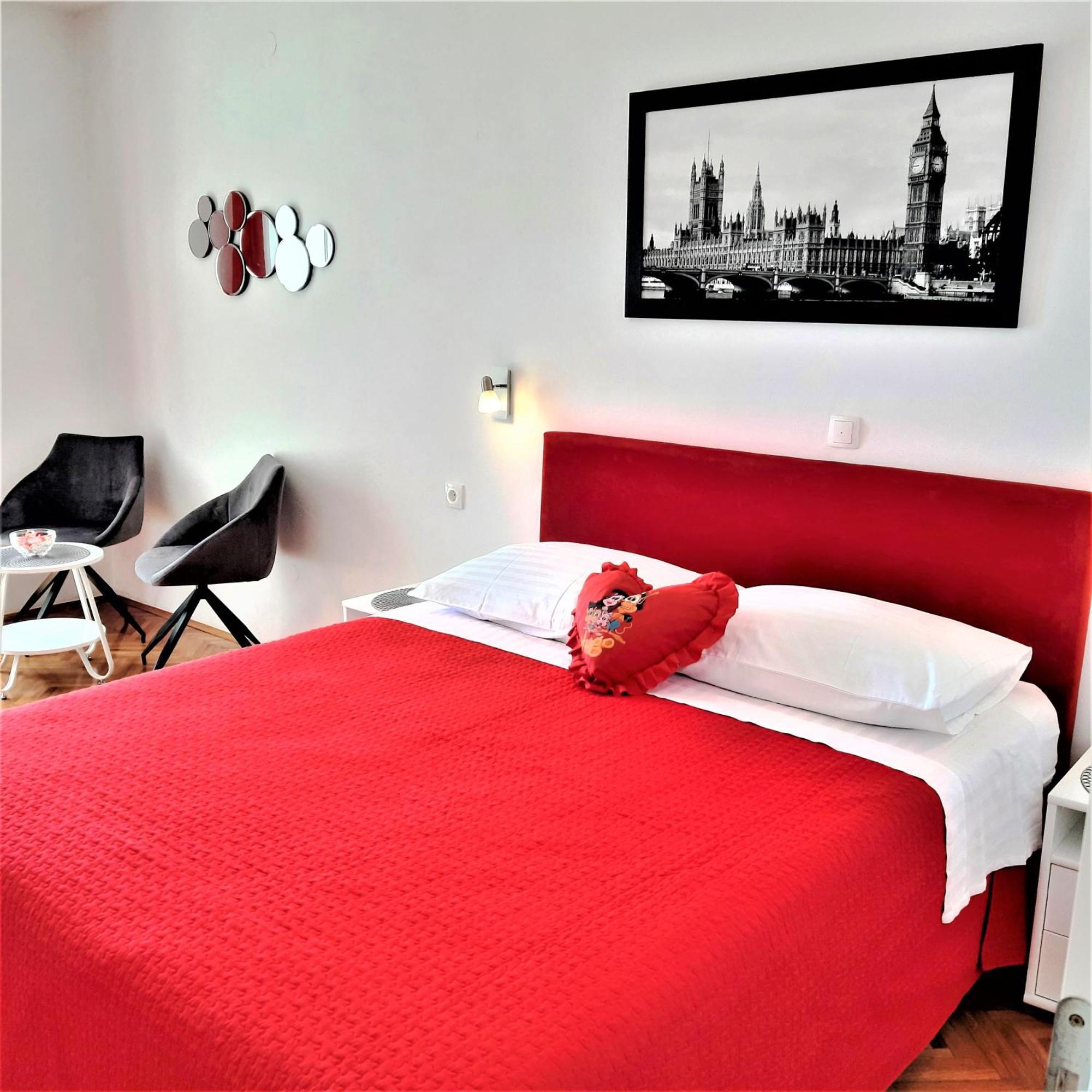 Apartments Tamara Хвар Стая снимка