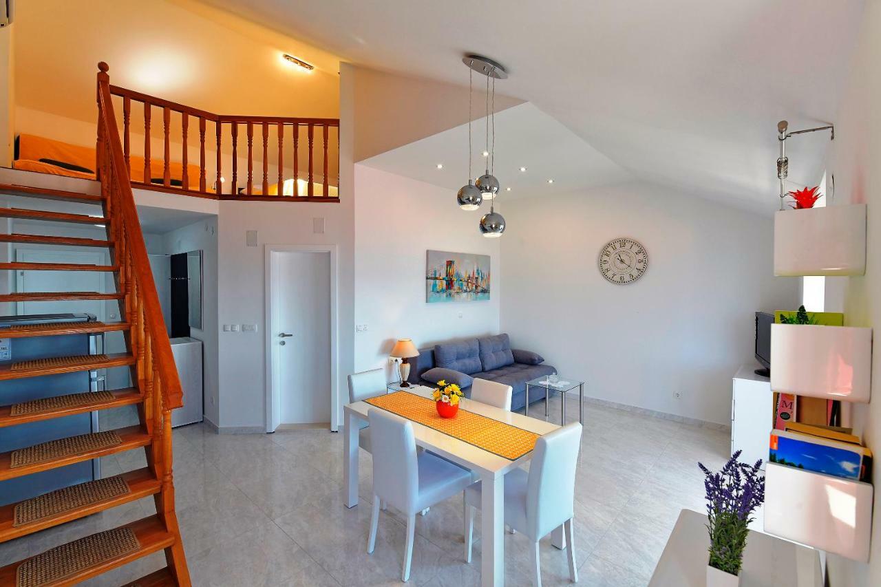 Apartments Tamara Хвар Екстериор снимка
