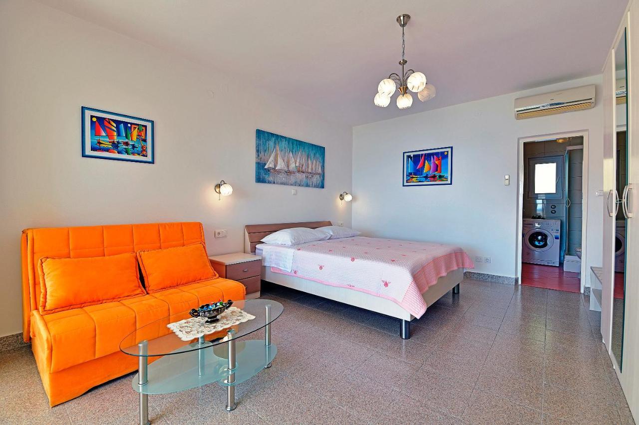 Apartments Tamara Хвар Екстериор снимка